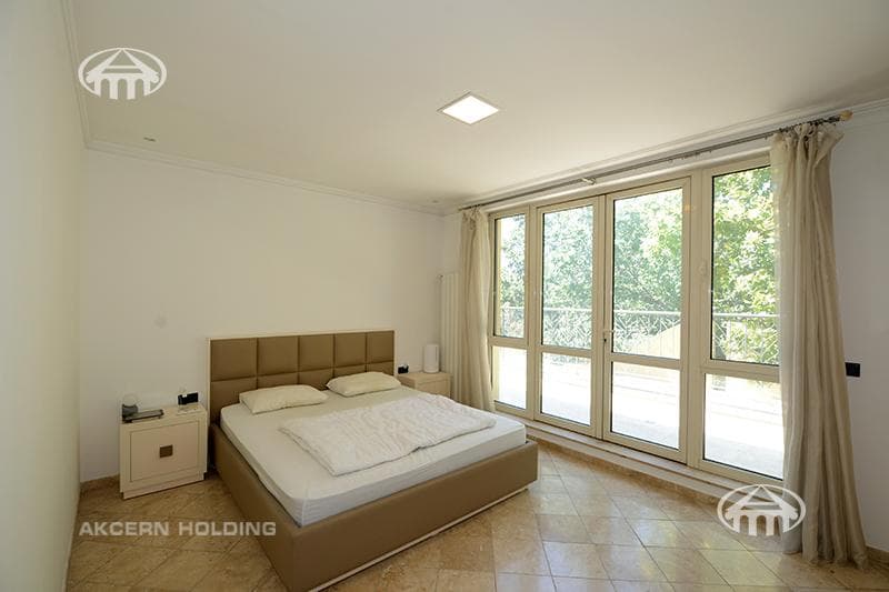 Apartment · 4 rooms · 254 m² · Kentron