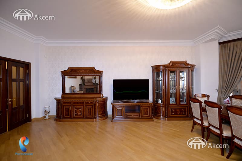 Дом · 6 комн. · 370 м² · Арабкир