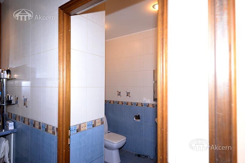 Особняк · 7 комн. · 650 м² · Кентрон