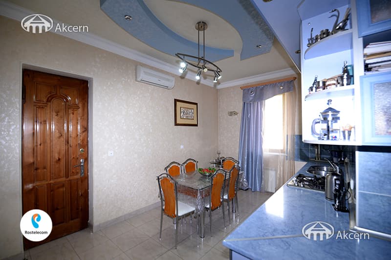 Առանձնատուն · 6 սեն. · 353 մ² · Դավթաշեն