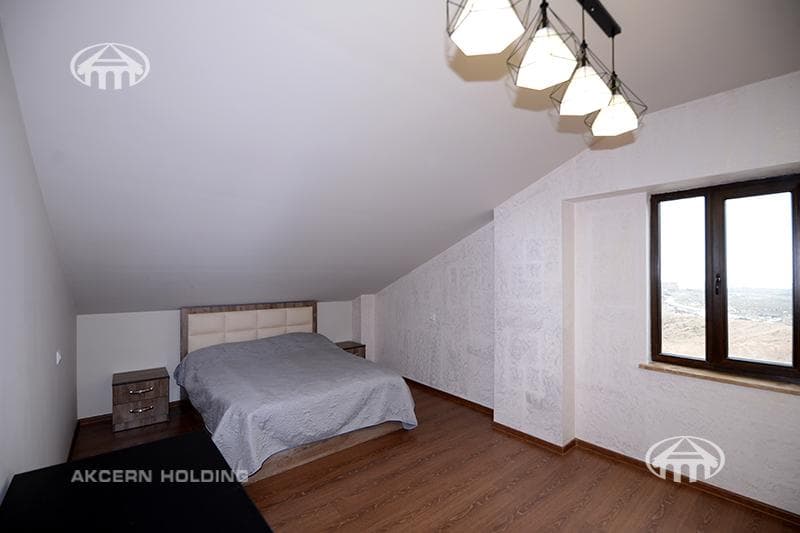 Mansion · 4 rooms · 220 m² · Zovuni
