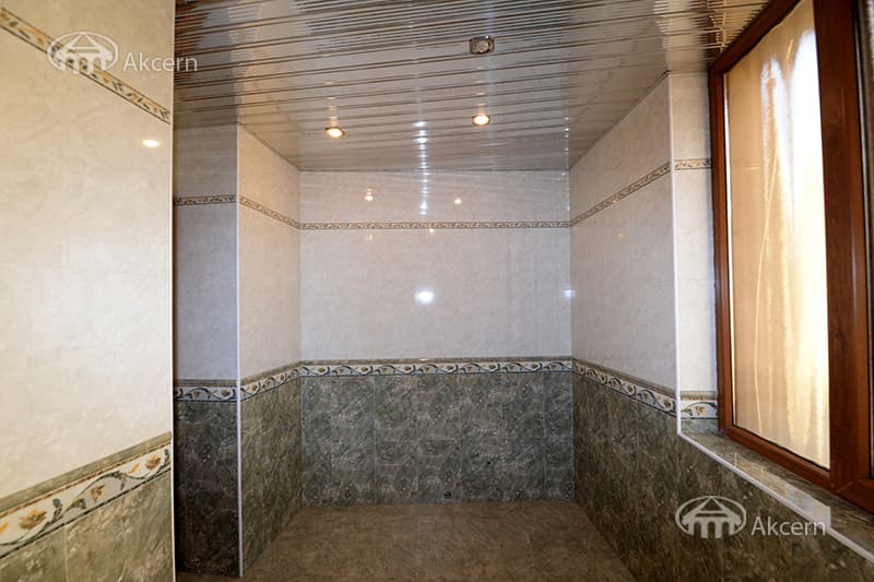 Apartment · 4 rooms · 240 m² · Kentron