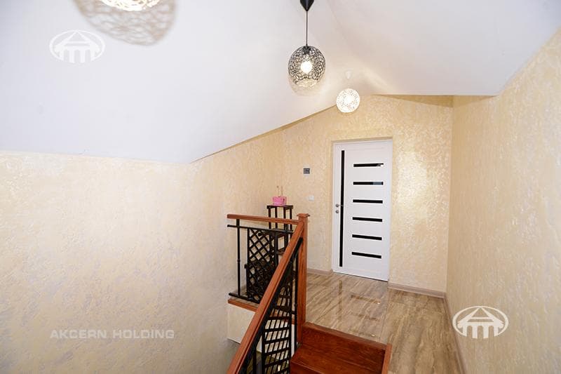 Mansion · 4 rooms · 220 m² · Zovuni