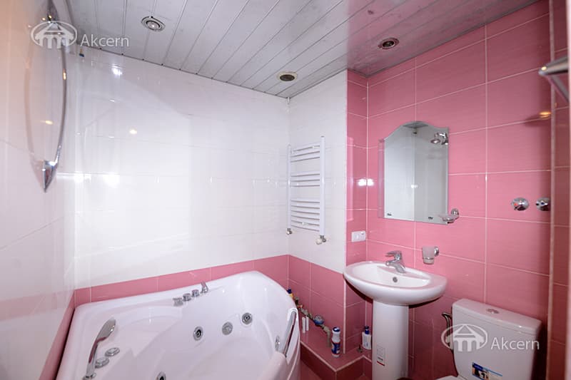 Apartment · 3 rooms · 90 m² · Kentron