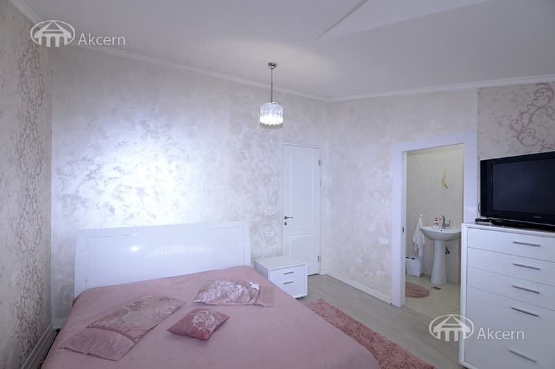 Квартира · 3 комн. · 111 м² · Кентрон
