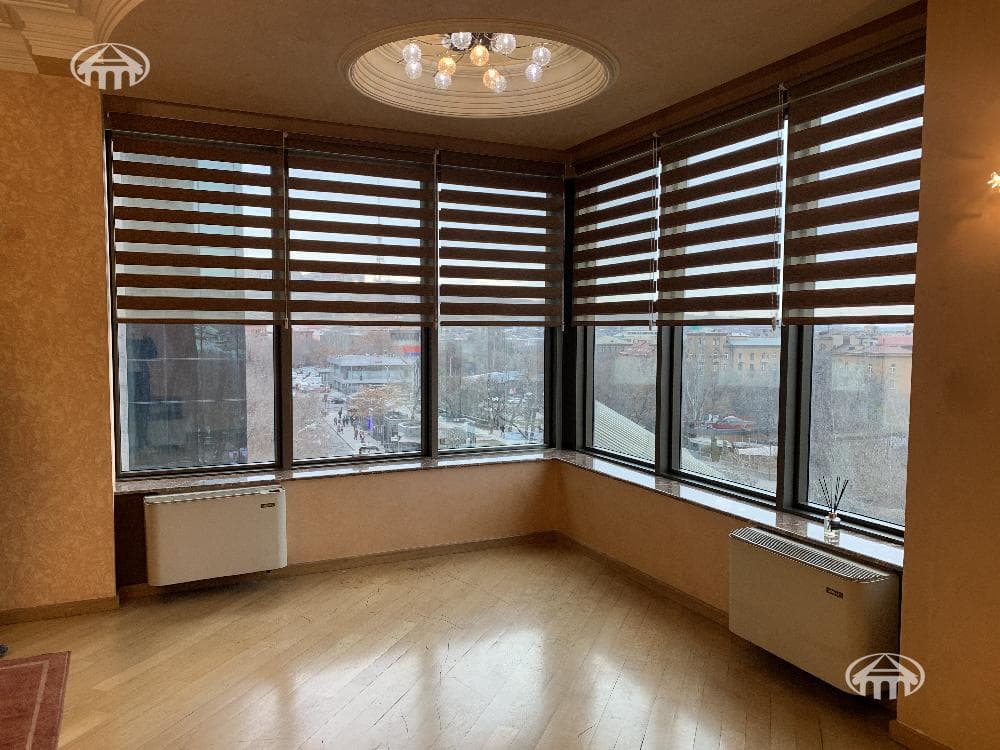 Apartment · 4 rooms · 192 m² · Kentron