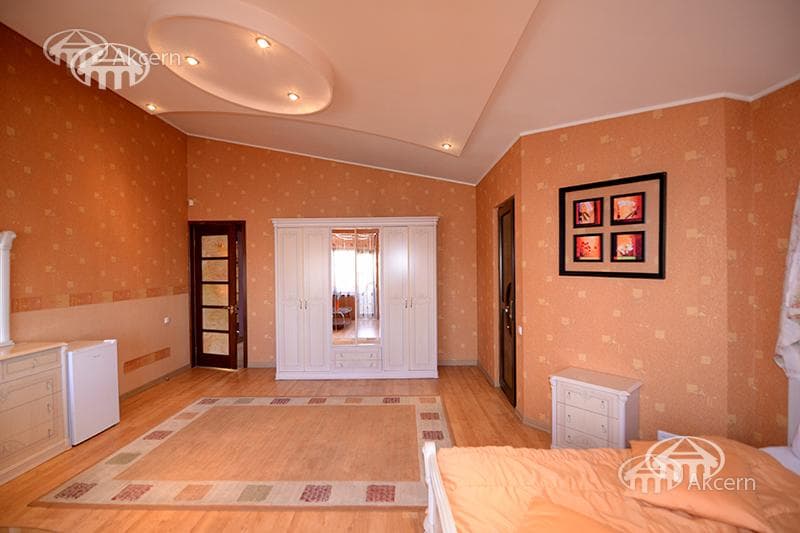 Hotel · 5 rooms · 540 m² · Kentron