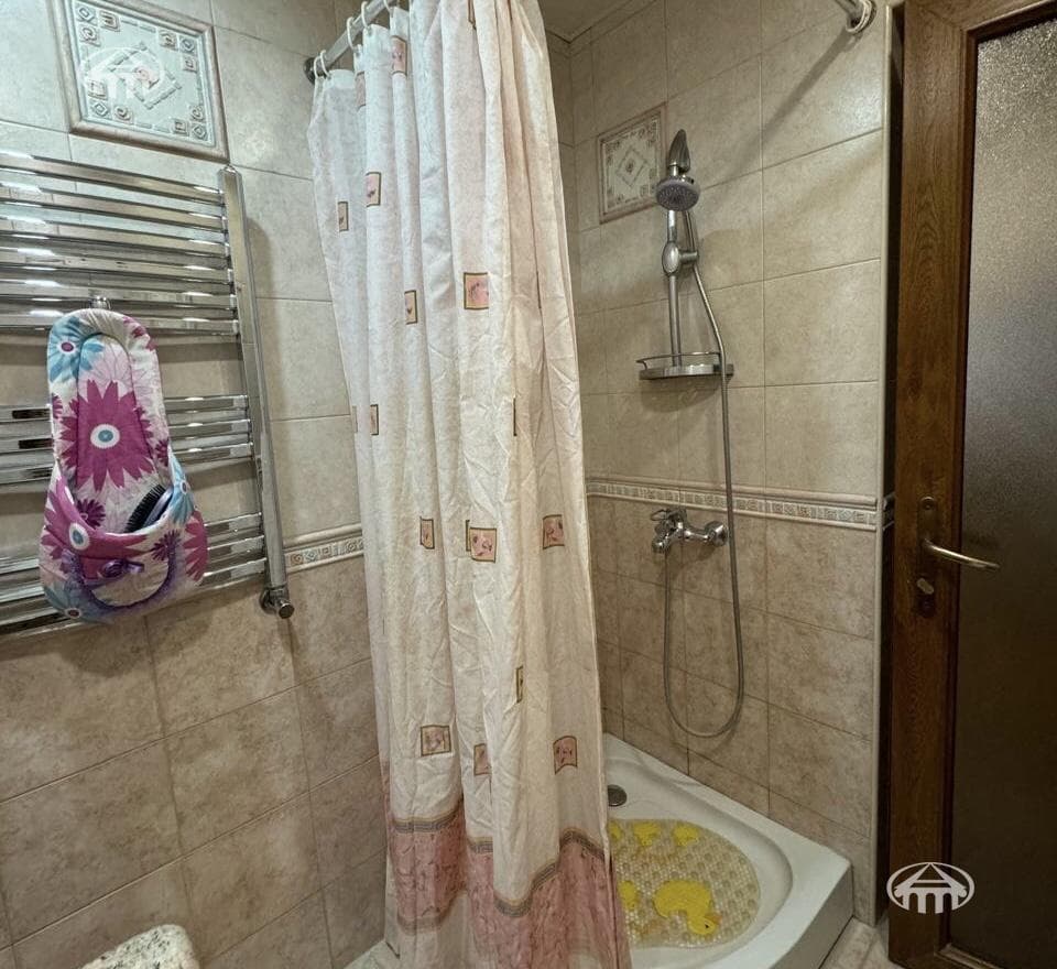 Apartment · 2 rooms · 70 m² · Kentron