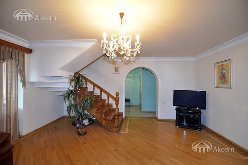 Apartment · 6 rooms · 234 m² · Arabkir
