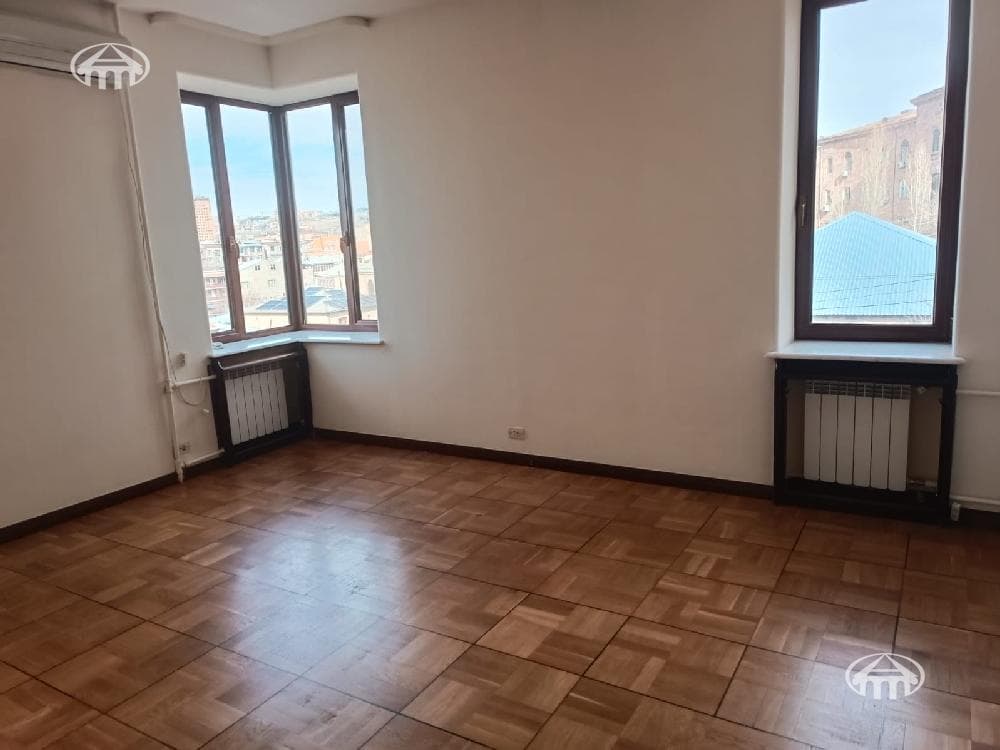 Mansion · 7 rooms · 517 m² · Kentron