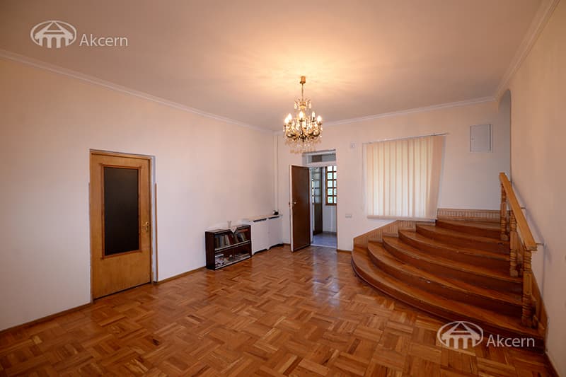 Առանձնատուն · 7 սեն. · 510 մ² · Արաբկիր