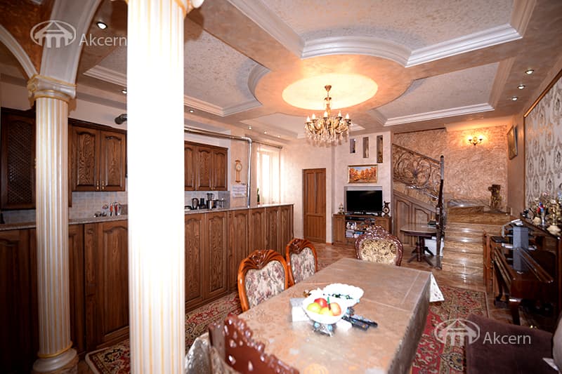 Дом · 4 комн. · 162 м² · Арабкир