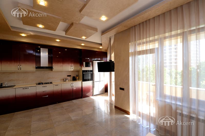 Apartment · 4 rooms · 192 m² · Kentron