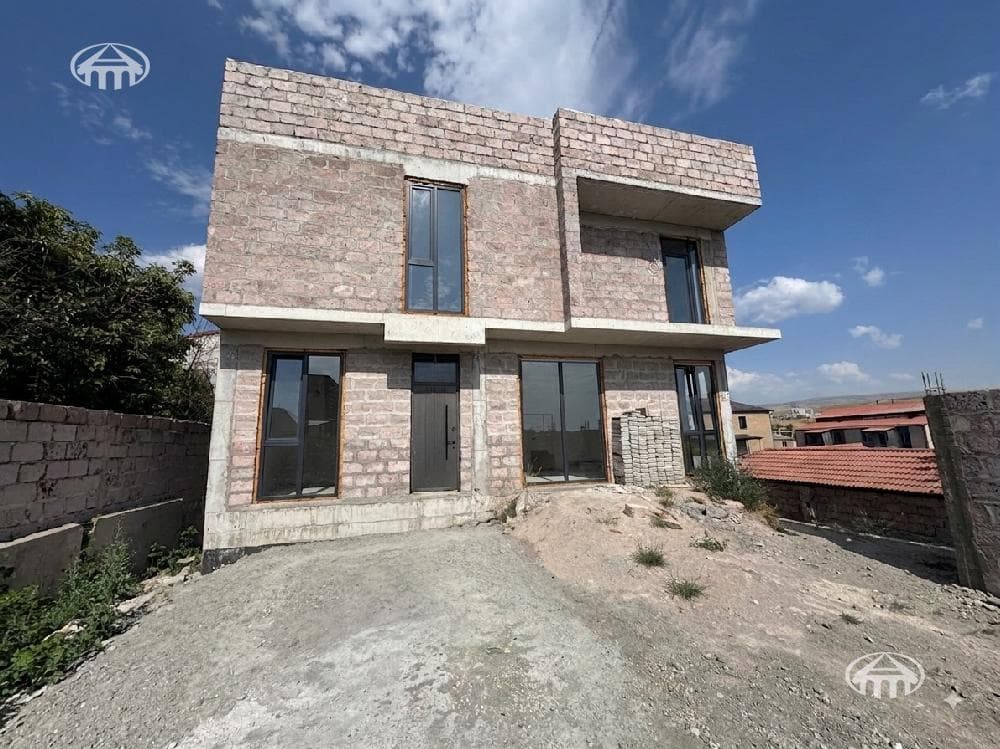 Дом · 6 комн. · 180 м² · с. Ариндж