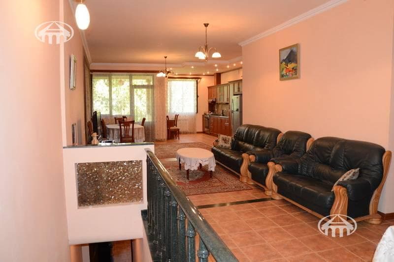 House · 3 rooms · 170 m² · Arabkir