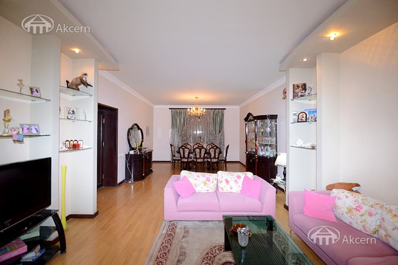 Дом · 5 комн. · 342 м² · Давташен