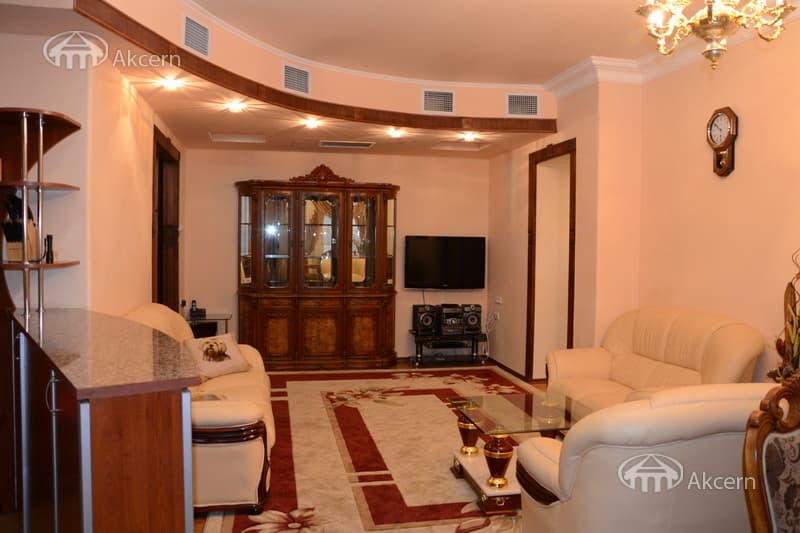 Квартира · 3 комн. · 101 м² · Кентрон
