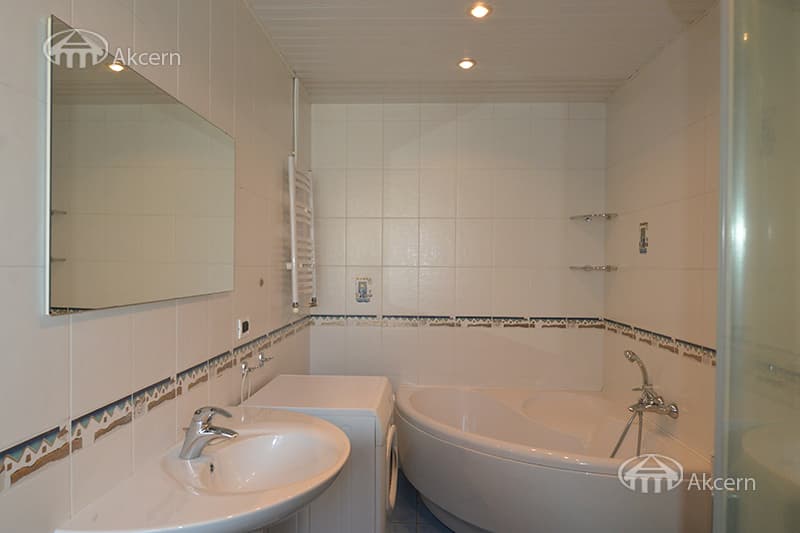 Квартира · 6 комн. · 266 м² · Кентрон
