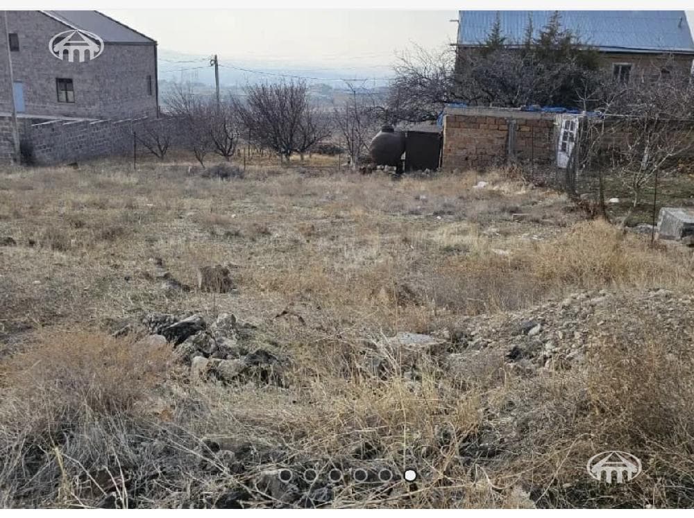 Հողատարածք · 800 մ² · գ. Մուղնի