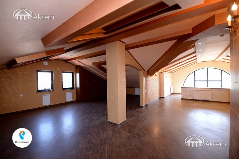 Mansion · 7 rooms · 729 m² · v. Arinj