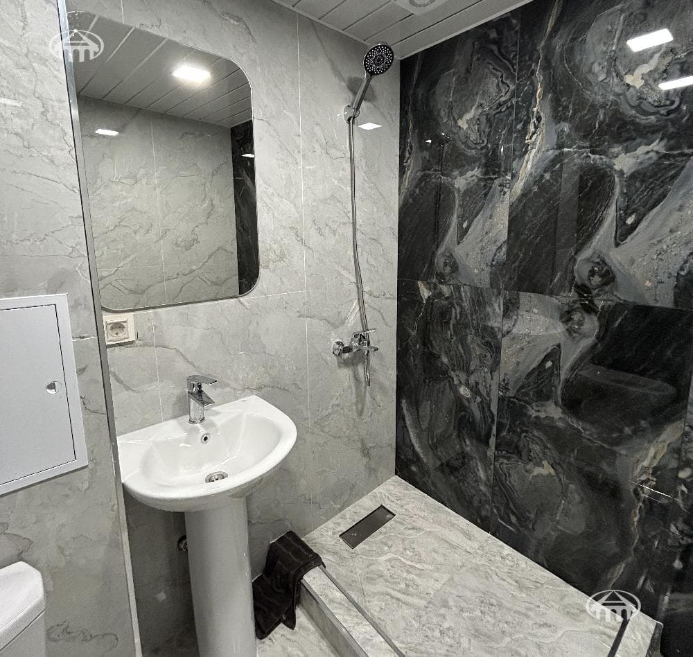 Apartment · 1 rooms · 42 m² · Hrazdan