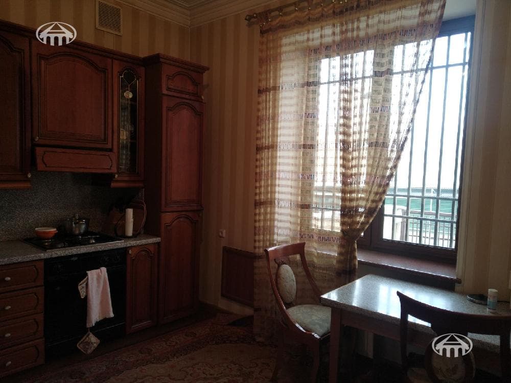 Mansion · 6 rooms · 383 m² · Davtashen