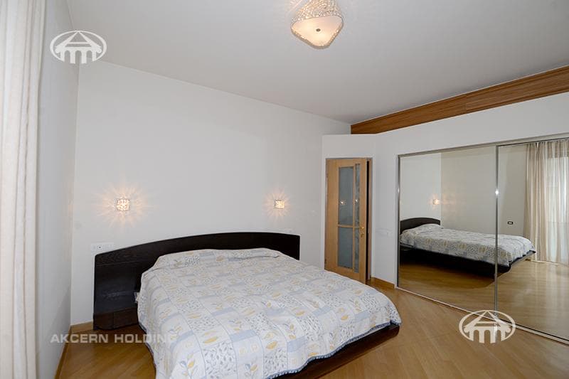 Mansion · 6 rooms · 689 m² · Vahagni