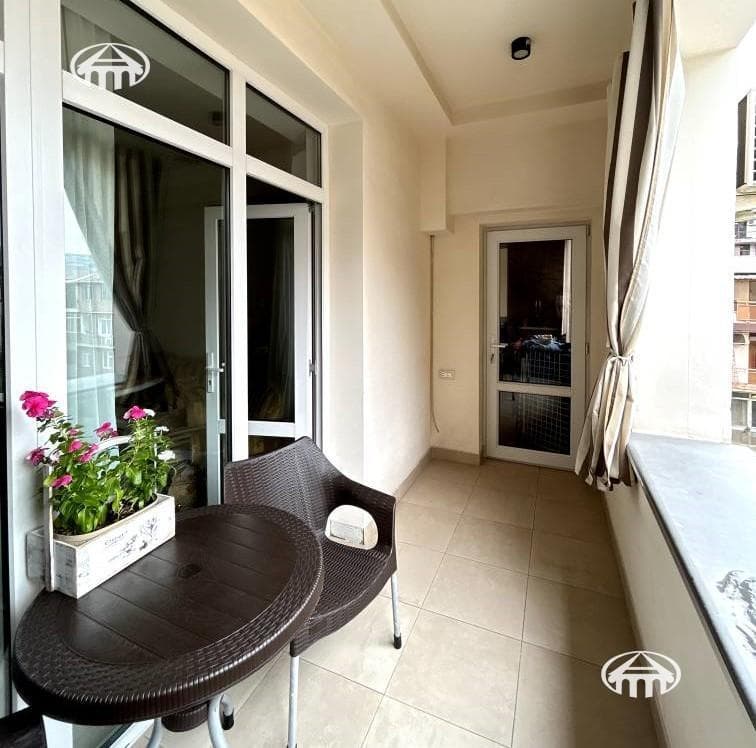 Apartment · 4 rooms · 128 m² · Kentron