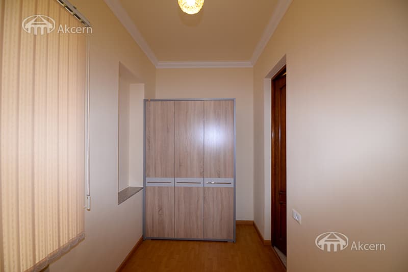 Mansion · 4 rooms · 273 m² · Ajapnyak