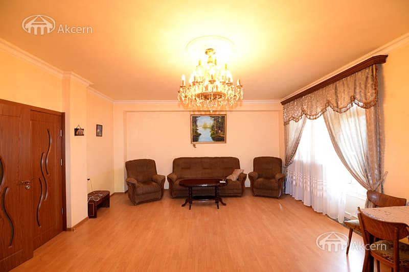 Առանձնատուն · 8 սեն. · 500 մ² · Արաբկիր