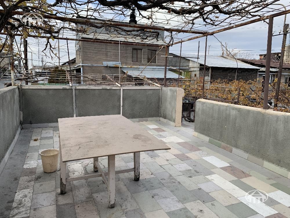 House · 4 rooms · 256 m² · Ajapnyak