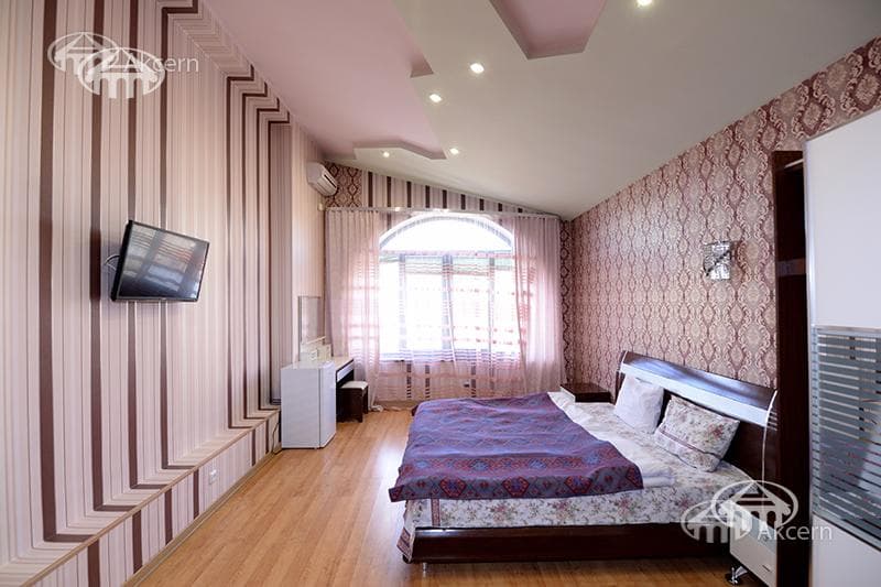 Hotel · 5 rooms · 540 m² · Kentron
