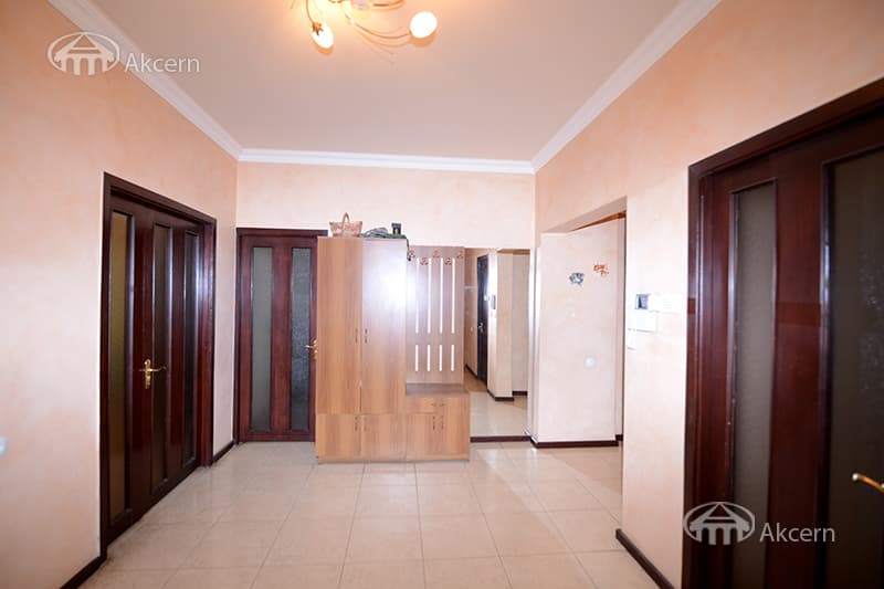 Дом · 5 комн. · 342 м² · Давташен