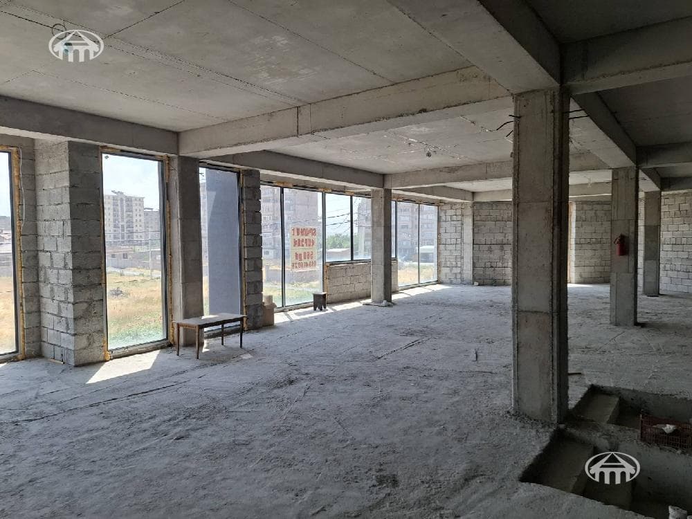 Other · 560 m² · Nor Achn