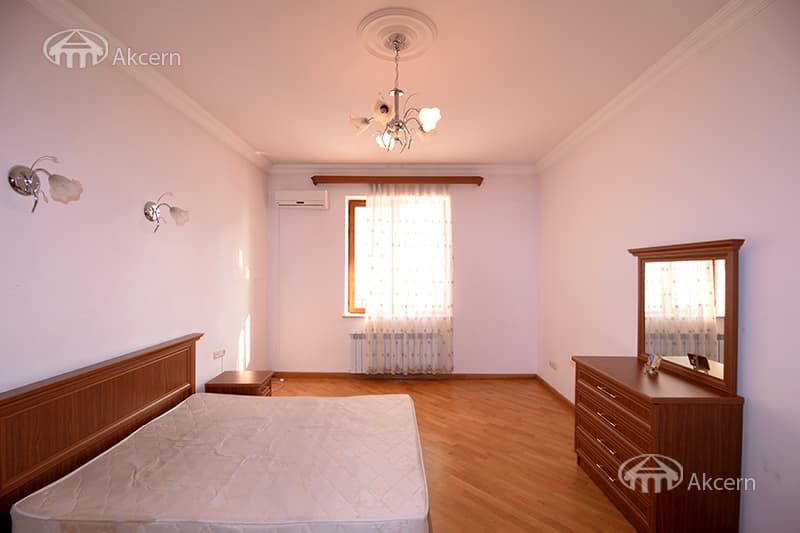 Особняк · 4 комн. · 220 м² · Арабкир