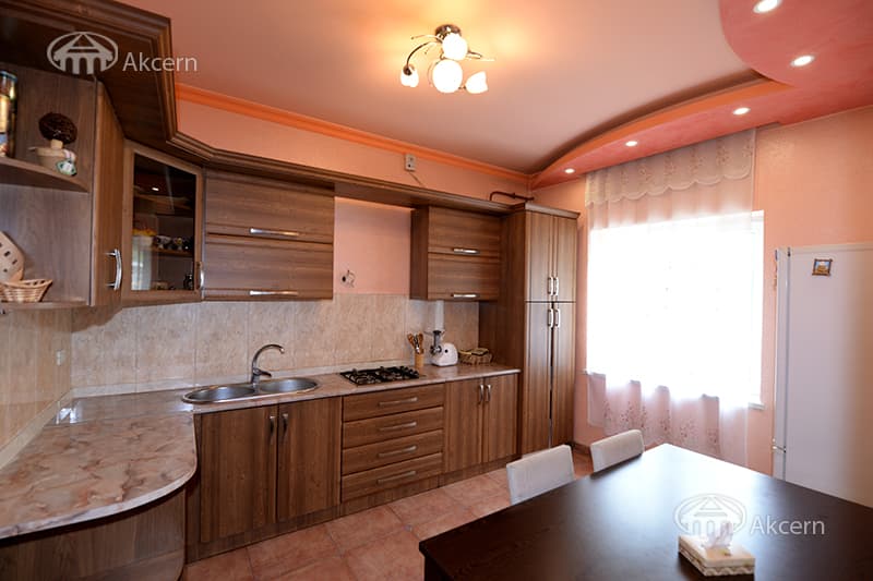 Дом · 8 комн. · 224 м² · Эребуни