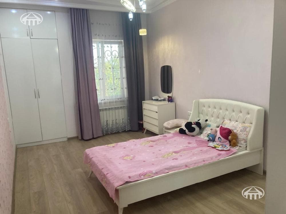 House · 5 rooms · 310 m² · Erebuni