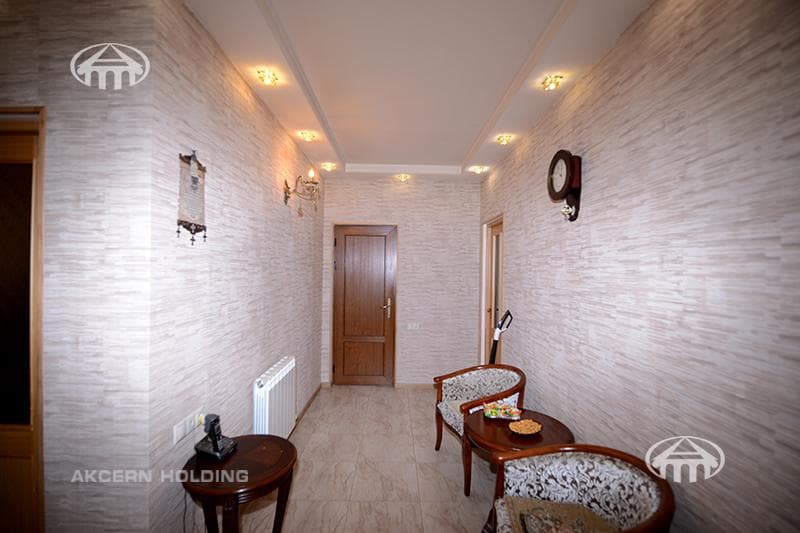 House · 5 rooms · 162 m² · Kentron