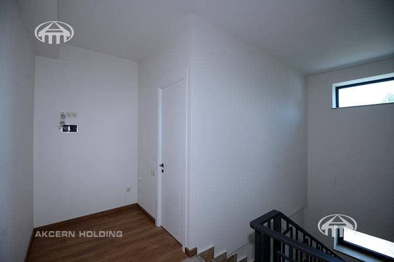 House · 5 rooms · 394 m² · Arabkir