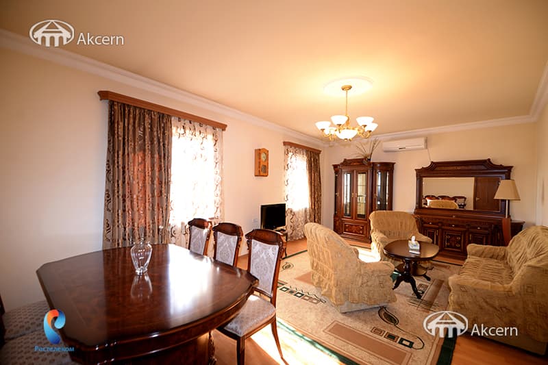 House · 3 rooms · 90 m² · Kentron