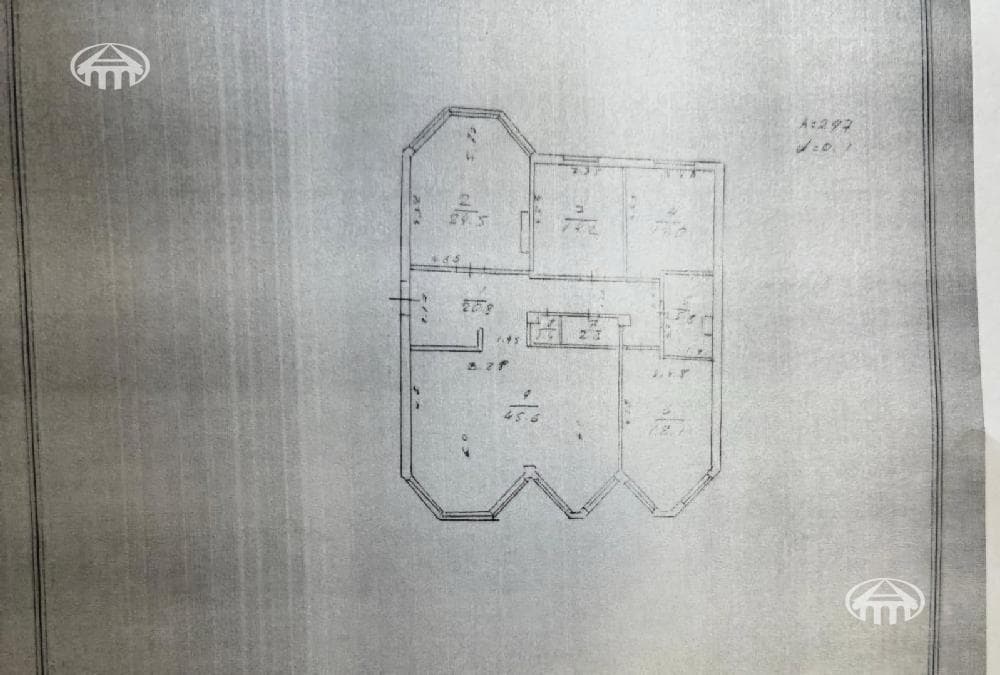 Квартира · 4 комн. · 147 м² · Кентрон