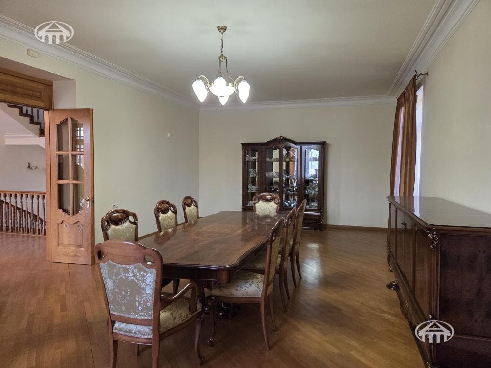 Дом · 6 комн. · 540 м² · Арабкир