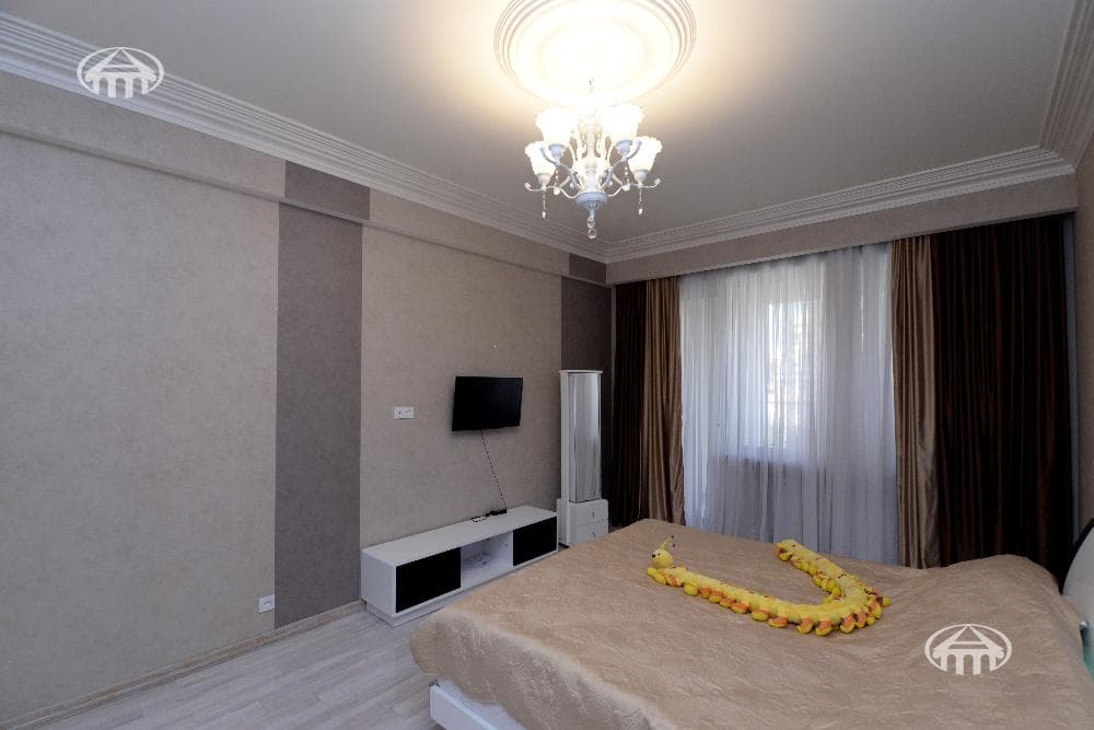 Mansion · 5 rooms · 600 m² · Arabkir