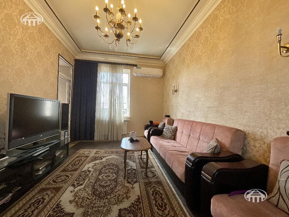 Квартира · 3 комн. · 107 м² · Кентрон