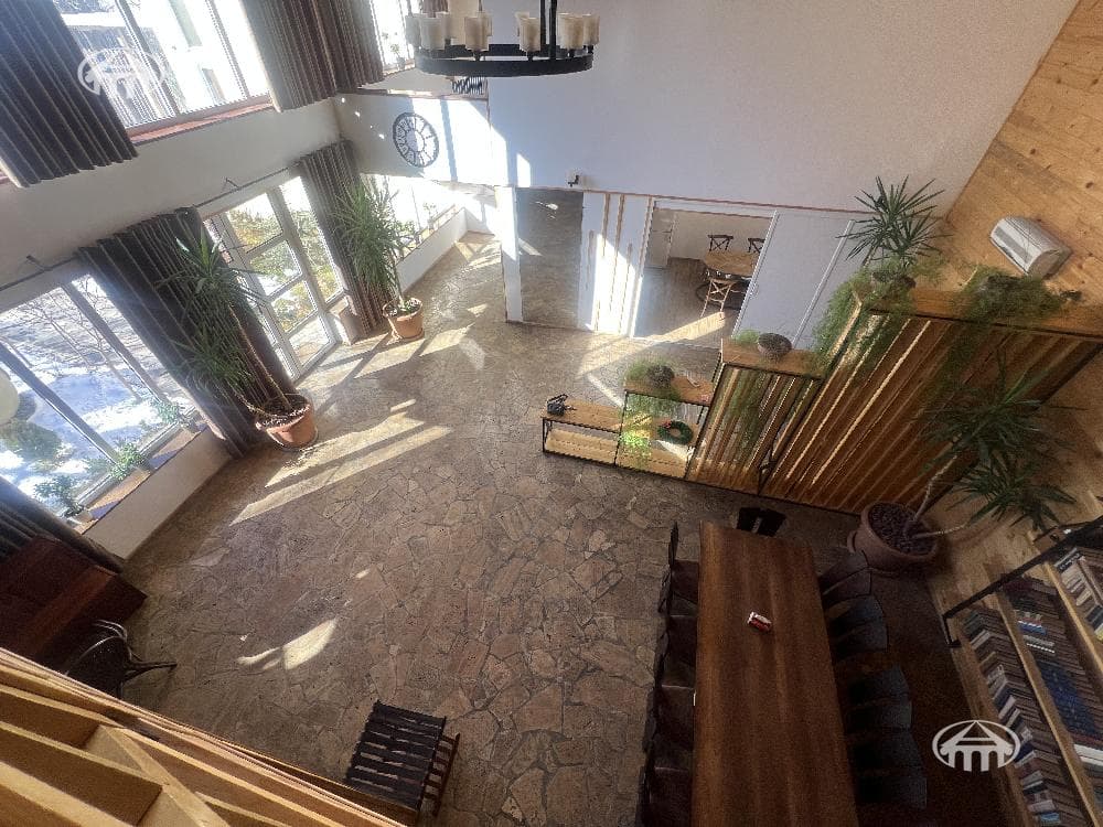 Hotel · 9 rooms · 1,200 m² · Djrvej