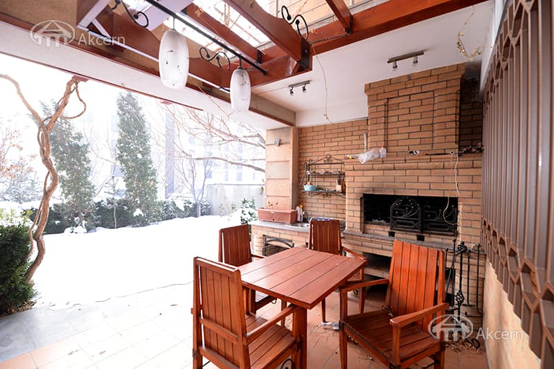 Особняк · 7 комн. · 650 м² · Кентрон