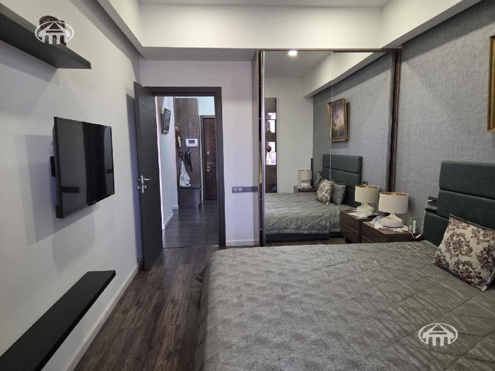 Apartment · 2 rooms · 75 m² · Kentron