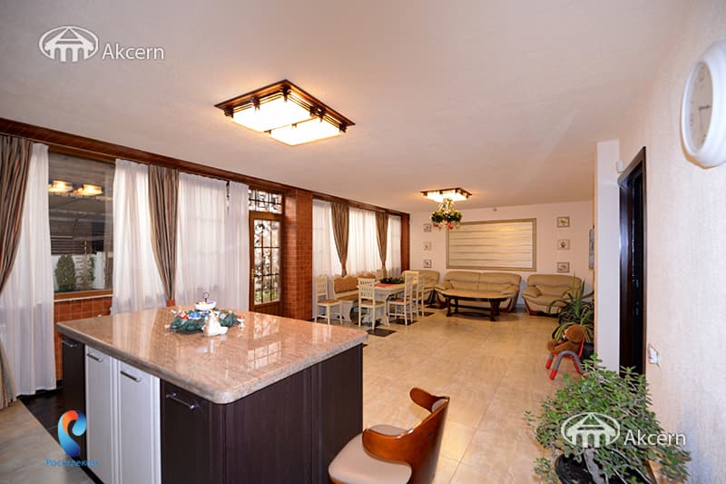 Дом · 6 комн. · 370 м² · Арабкир