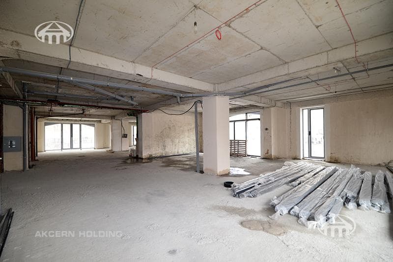 Retail · 305 m² · Kanaker-Zeytun