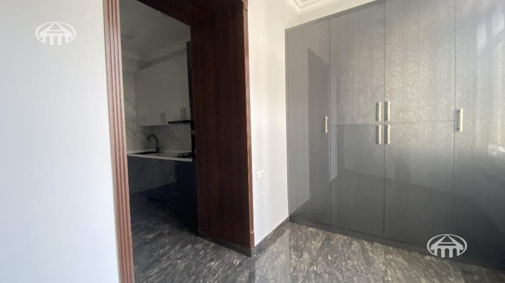Բնակարան · 2 սեն. · 87 մ² · Կենտրոն
